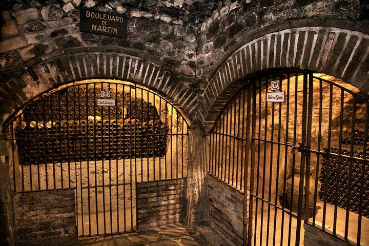 Small-Group Rioja Wine Tasting from Bilbao: Two Wineries, Pintxos in Laguardia (8/12)
