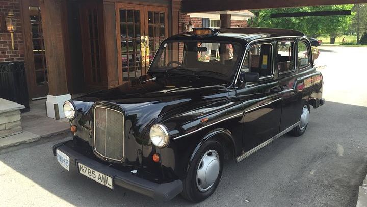 Private Niagara-on-the-Lake Wine Tour in a Classic English Cab with Picnic Lunch (3/11)
