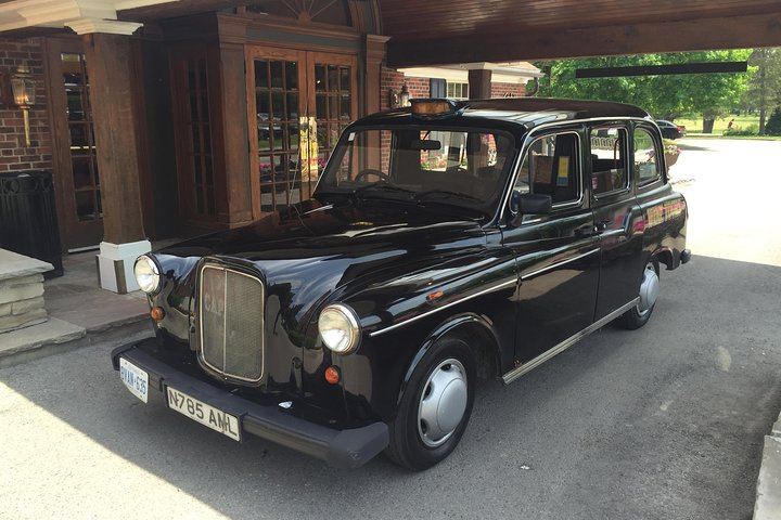 Private Niagara-on-the-Lake Wine Tour in a Classic English Cab with Picnic Lunch (3/11)