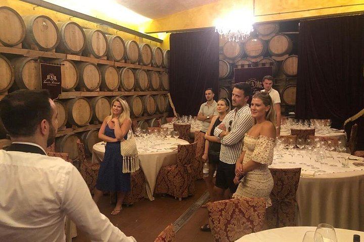 Chianti and San Gimignano by Minivan from Florence: 2 Wineries and Pairing Lunch (9/12)