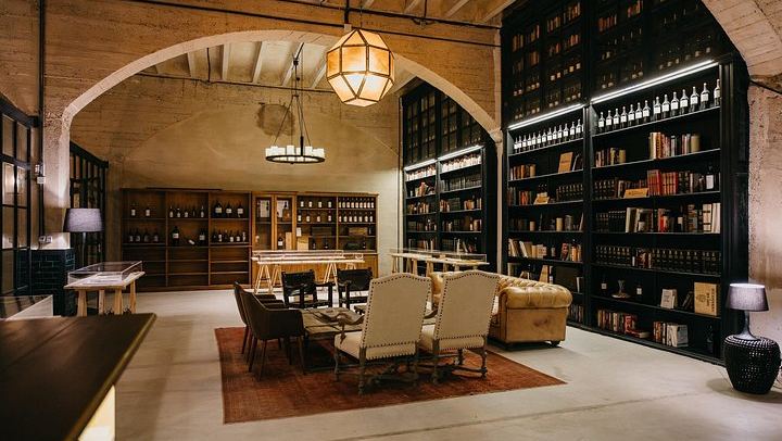 Solar de Samaniego Winery Tour in Laguardia with Three Wines and Appetizer (2/6)