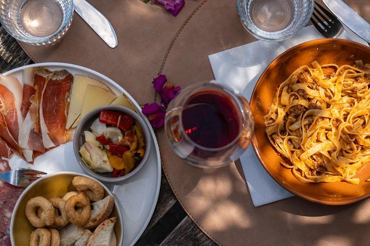 Private Small-Group Bike Tour from Florence: Chianti Hilltop Towns and Tastings (3/8)
