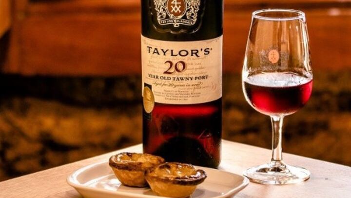 Taylor's Lisbon Port Wine Tasting: White, LBV and Tawny with Pastel de Nata or Chocolate (2/10)