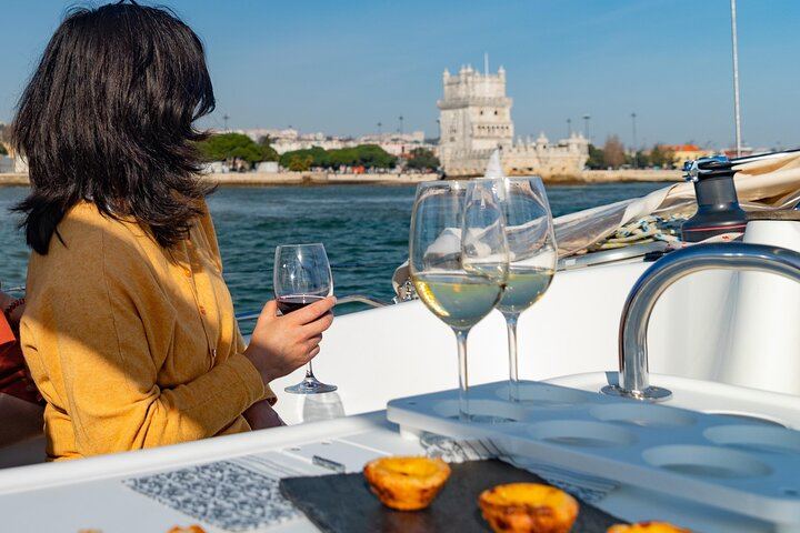 Lisbon Sailboat Wine Tasting with a Sommelier, Private Trip from Doca de Alcântara (3/8)