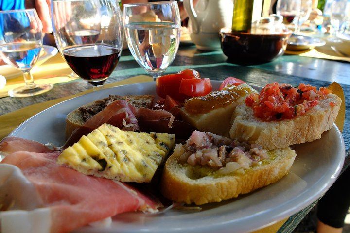 Small-Group Chianti Tasting from Florence at a 12th-Century Villa: Seven Wines and Lunch (3/9)