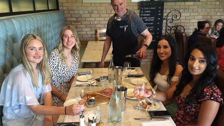 Yarra Valley Winery Day Tour from Melbourne with Two-Course Lunch and Tastings (1/12)