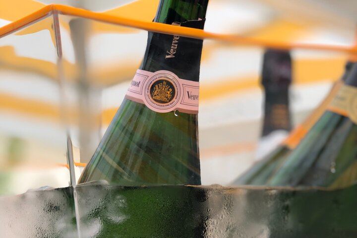 Private Mercedes Champagne Day with Chauffeur-Guide: Veuve Clicquot, Moët & Chandon, Lunch (6/12)