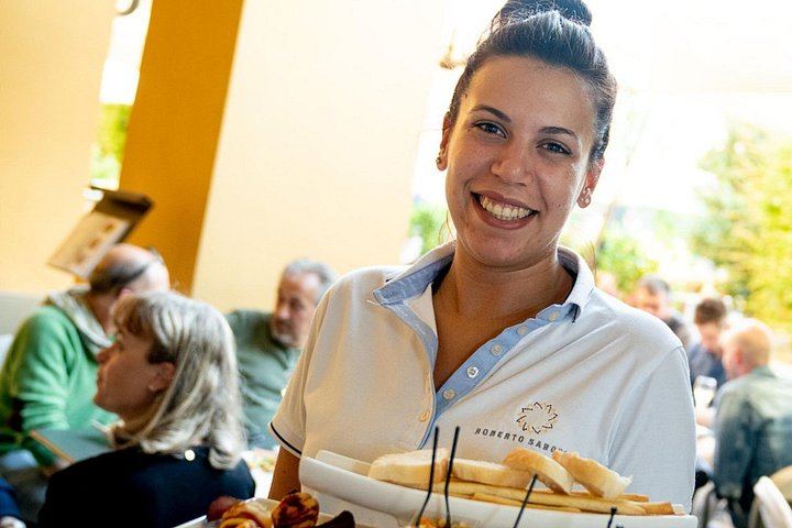 Five-Wine Tasting with Finger Food at the Roberto Sarotto Wine Bar, Alba (5/12)