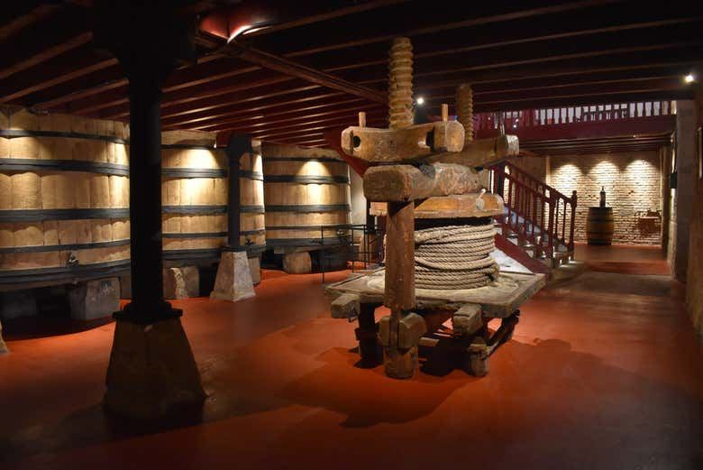 Bodegas Manzanos Haro Tour: Vertical Winery, 15th-Century Crypt and Five Wines (2/12)