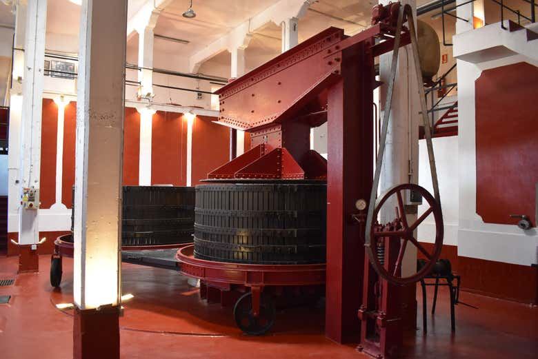 Bodegas Manzanos Haro Tour: Vertical Winery, 15th-Century Crypt and Five Wines (4/12)