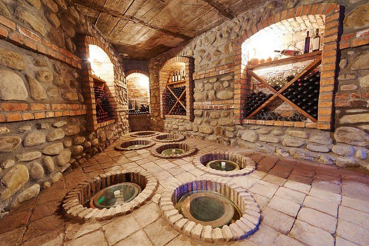 Organic Wine Tour of Kakheti: Qvevri Maker, Mosmieri Lunch and Ruispiri Biodynamic Winery (2/3)