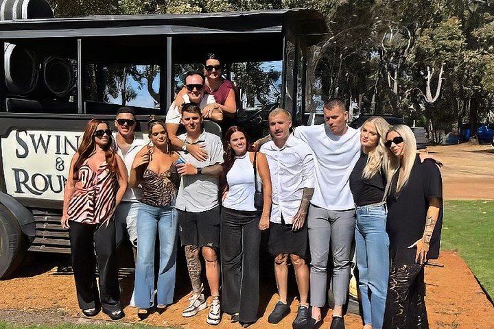 Margaret River Boutique and Established Winery Tour with À La Carte Lunch (4/12)