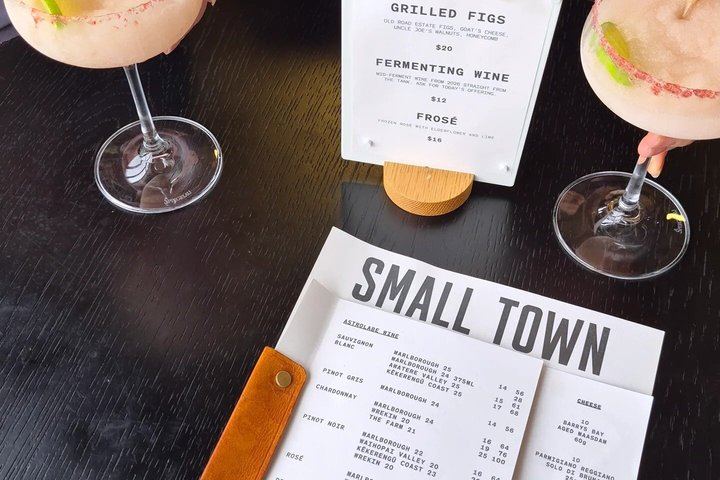Marlborough Afternoon Wine Tour: Winery Lunch and Two Cellar Doors (1/12)