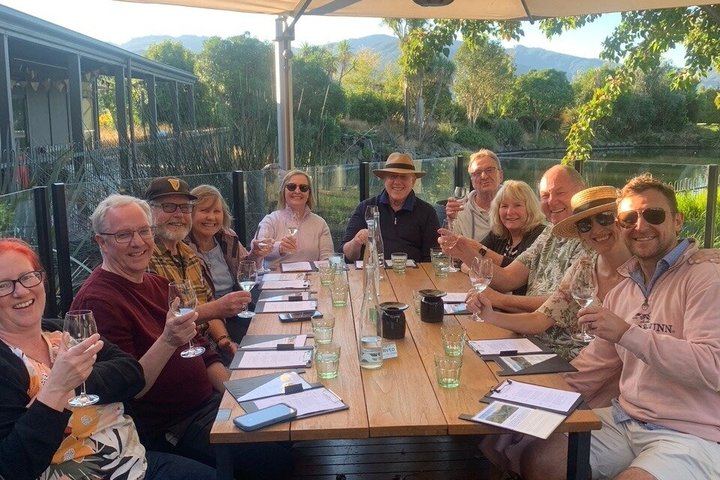 Marlborough Afternoon Wine Tour: Winery Lunch and Two Cellar Doors (2/12)