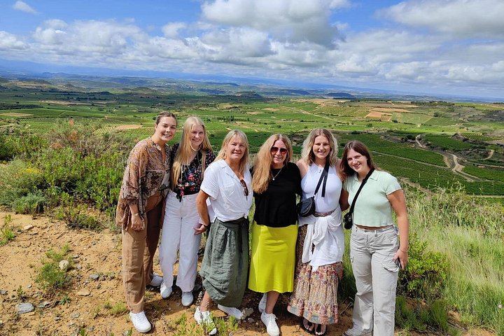 Riscal and Ysios Wine Day from San Sebastian: Full Winery Tour and Three-Course Lunch (3/12)