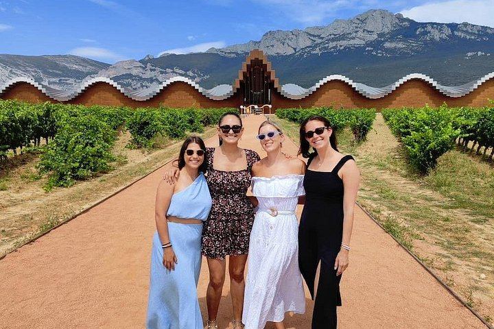 Marques de Riscal and Ysios Wine Tour with Three-Course Lunch from Bilbao (1/12)