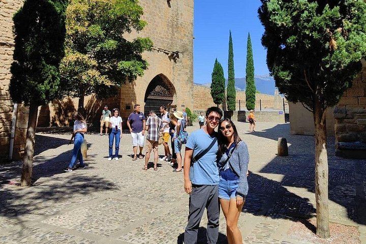 Marques de Riscal and Ysios Wine Tour with Three-Course Lunch from Bilbao (4/12)