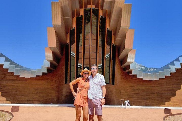Marques de Riscal and Ysios Wine Tour with Three-Course Lunch from Bilbao (5/12)