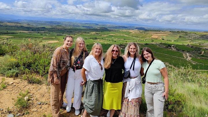 Riscal and Ysios Wine Day from San Sebastian: Full Winery Tour and Three-Course Lunch (3/12)