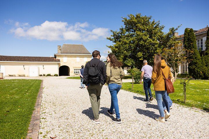 Afternoon Médoc Wine Tour from Bordeaux: Margaux Châteaux, Cheese Pairing, Max 8 Guests (1/11)