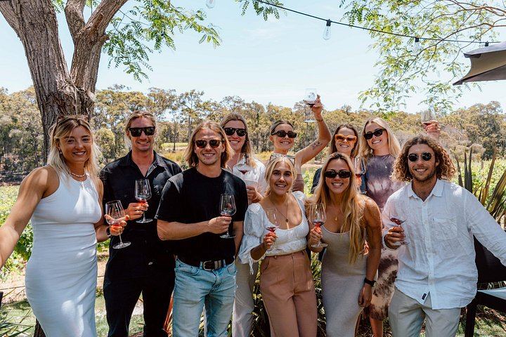 Margaret River Boutique Wine Tour with Blind Tasting and Olio Bello Pizza Lunch (2/5)
