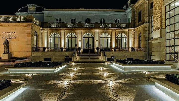 Private Moët & Chandon and Family Estate Champagne Tour from Reims or Épernay (2/8)
