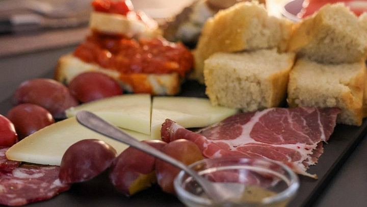 Podere della Bruciata Wine Tasting: Vineyard Walk, Natural Cellar and Rare Grape Varieties (3/5)