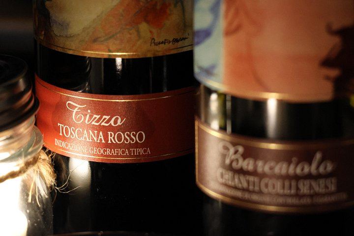 Podere della Bruciata Wine Tasting: Vineyard Walk, Natural Cellar and Rare Grape Varieties (2/5)