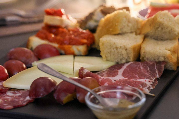 Podere della Bruciata Wine Tasting: Vineyard Walk, Natural Cellar and Rare Grape Varieties (3/5)