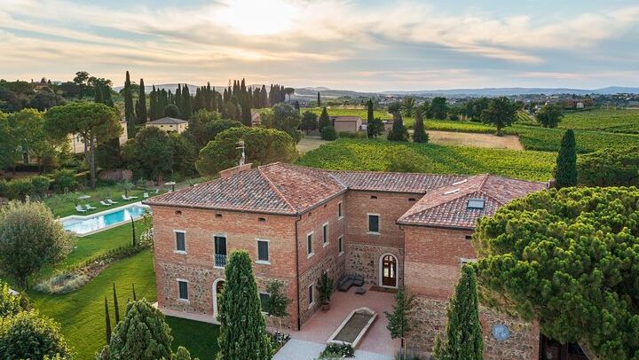 Fattoria Svetoni Winery Visit and 3-Wine Tasting with Olive Oil, Montepulciano Countryside (3/12)