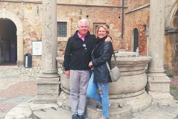 Small-Group Brunello and Montepulciano Wine Day from Cortona in a 9-Seat Minivan (6/12)