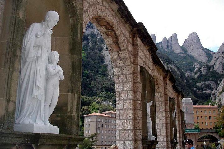 Private Montserrat Day Trip: Rosary Walk, Country Lunch and Penedes Boutique Winery (2/5)