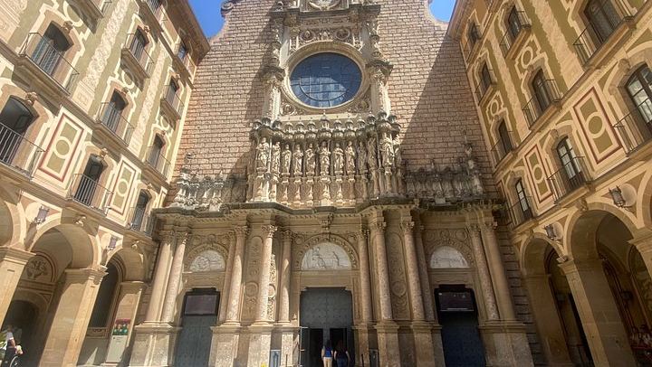 Private Montserrat and Sant Sadurní Cava Day Trip with a Former Winery PR Manager as Guide (3/6)