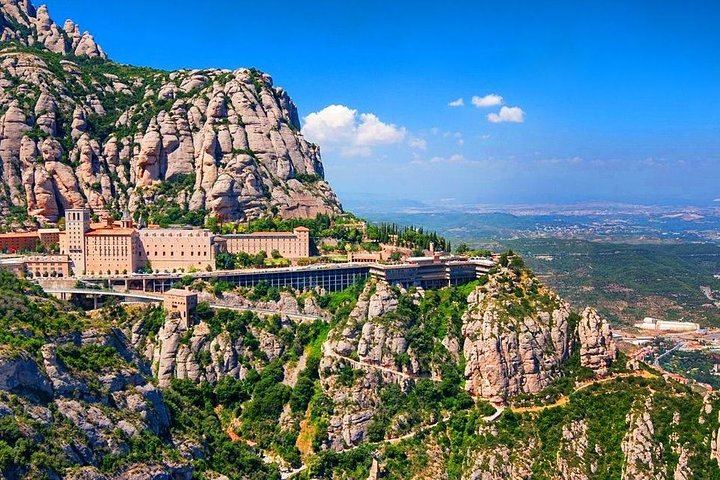 Private Montserrat and Sant Sadurni Cava Cellar Tour with Barcelona Hotel Pickup (7/10)