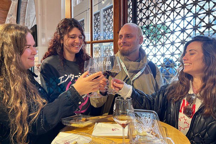 Montserrat Small-Group Coach Trip from Barcelona with Rack Railway and Sommelier Tasting (1/10)