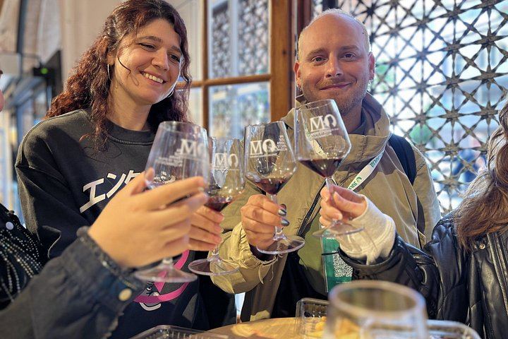 Montserrat Small-Group Coach Trip from Barcelona with Rack Railway and Sommelier Tasting (9/10)