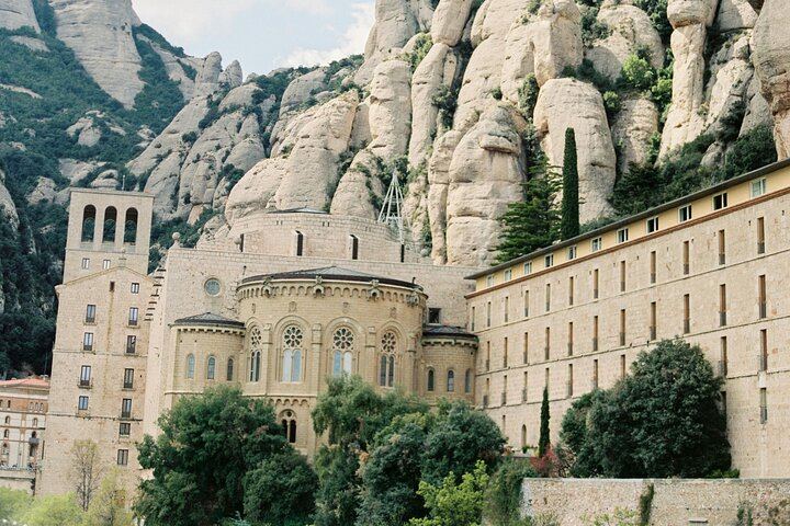 Sitges Departure: Montserrat Basilica, Penedès Lunch with Bottomless Wine and Cava Tasting (1/7)