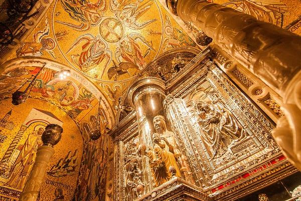 Montserrat Day Trip from Barcelona: Black Madonna, Castle Winery and Tapas or Lunch