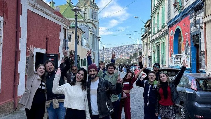 Valparaiso Hill Walk and Casablanca Valley Wine Tasting from Santiago (1/9)