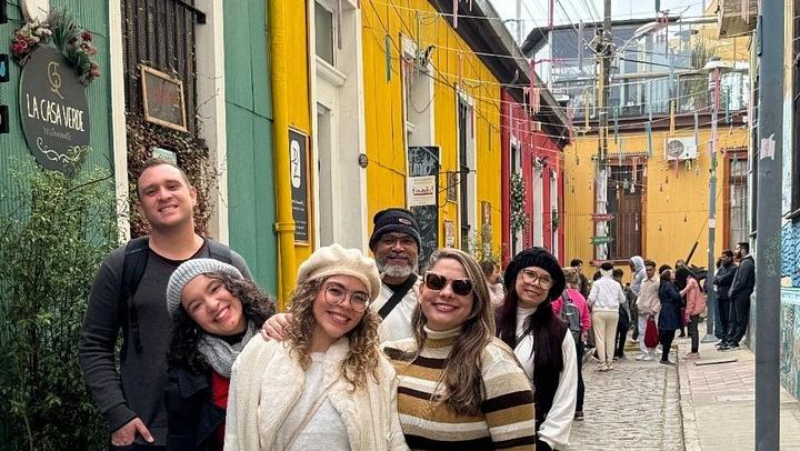 Valparaiso Hill Walk and Casablanca Valley Wine Tasting from Santiago (2/9)