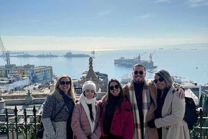 Valparaiso Hill Walk and Casablanca Valley Wine Tasting from Santiago (7/9)