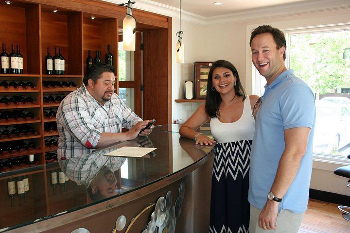 Apex Wine Tours: Private 6-Hour Lincoln MKT Stretch Limo Tour of Napa or Sonoma (9/12)