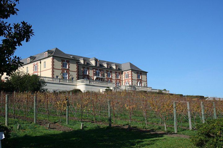 Private 6-Hour Napa Valley Wine Tour by MKT Stretch Limo for Up to 8 Guests (10/12)