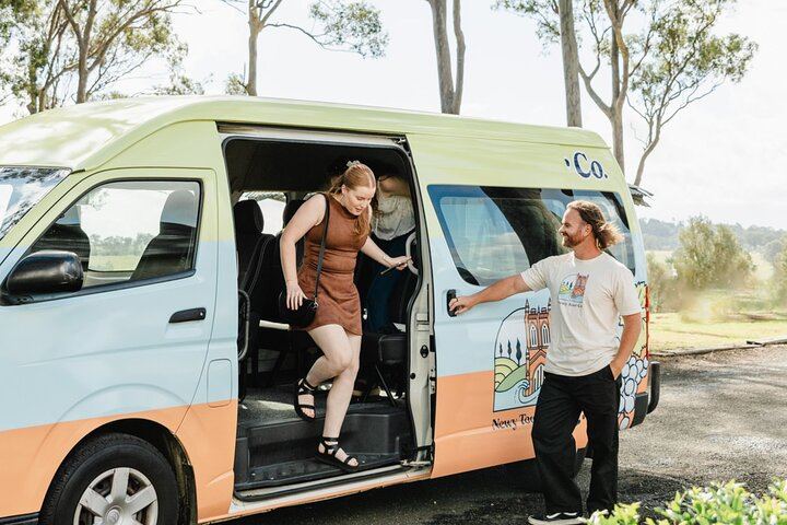 Small-Group Hunter Valley Wine Tour from Newcastle with Distillery and Lunch Stop (2/12)