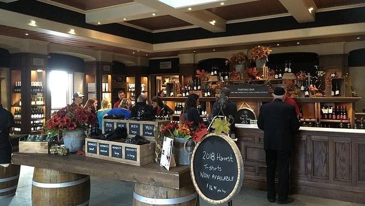Niagara-on-the-Lake Small Group Wine Tour: 3 Wineries and Picnic Lunch, 5.5 Hours (4/11)