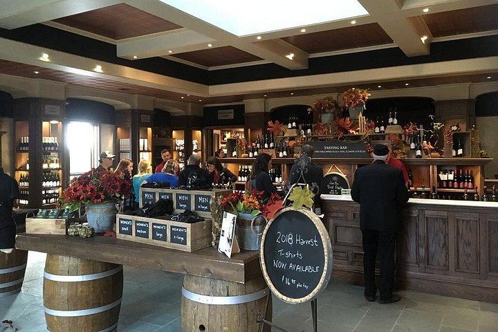Niagara-on-the-Lake Small Group Wine Tour: 3 Wineries and Picnic Lunch, 5.5 Hours (4/11)