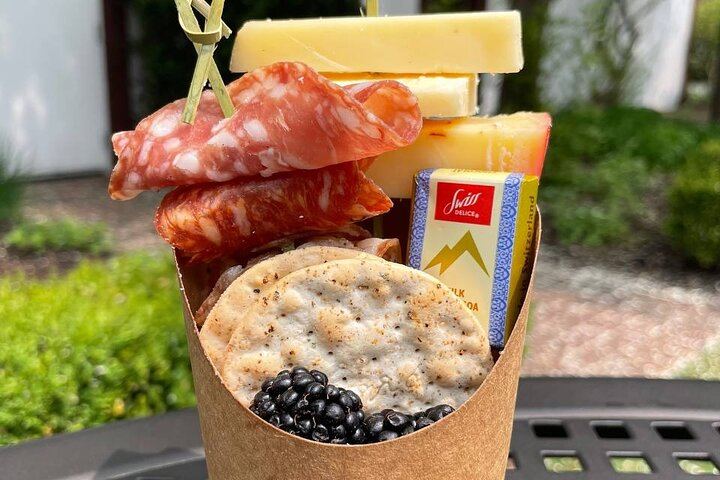 Niagara-on-the-Lake Small Group Wine Tasting: 3 Wineries, Morning or Afternoon (6/11)