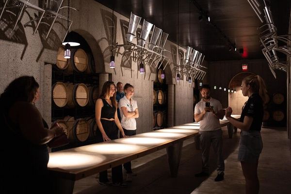 Niagara-on-the-Lake Guided Wine Tour with Icewine Tastings and Free Time in Town