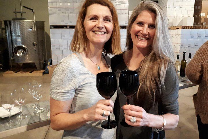 Niagara-on-the-Lake Afternoon Boutique Winery Tour with Cheese Pairing, Groups of 4-10 (11/11)
