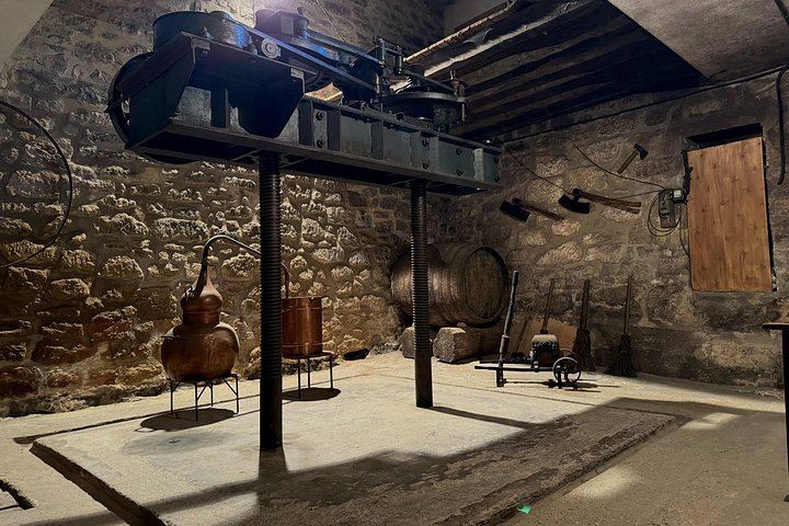 Samaniego Family Winery Visit with Old Cellar Tunnels and Tasting, Rioja Alavesa (2/6)